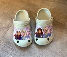 Pantoufles type « crocs » reine des neiges taille 28